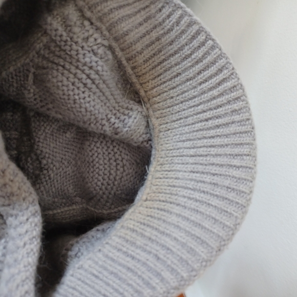 ⚡️SALE⚡️Light Gray Women's Knit Hat - Picture 5 of 5